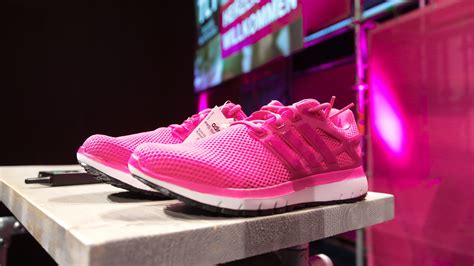 adidas schuhe magenta telekom|Der neue B2B.